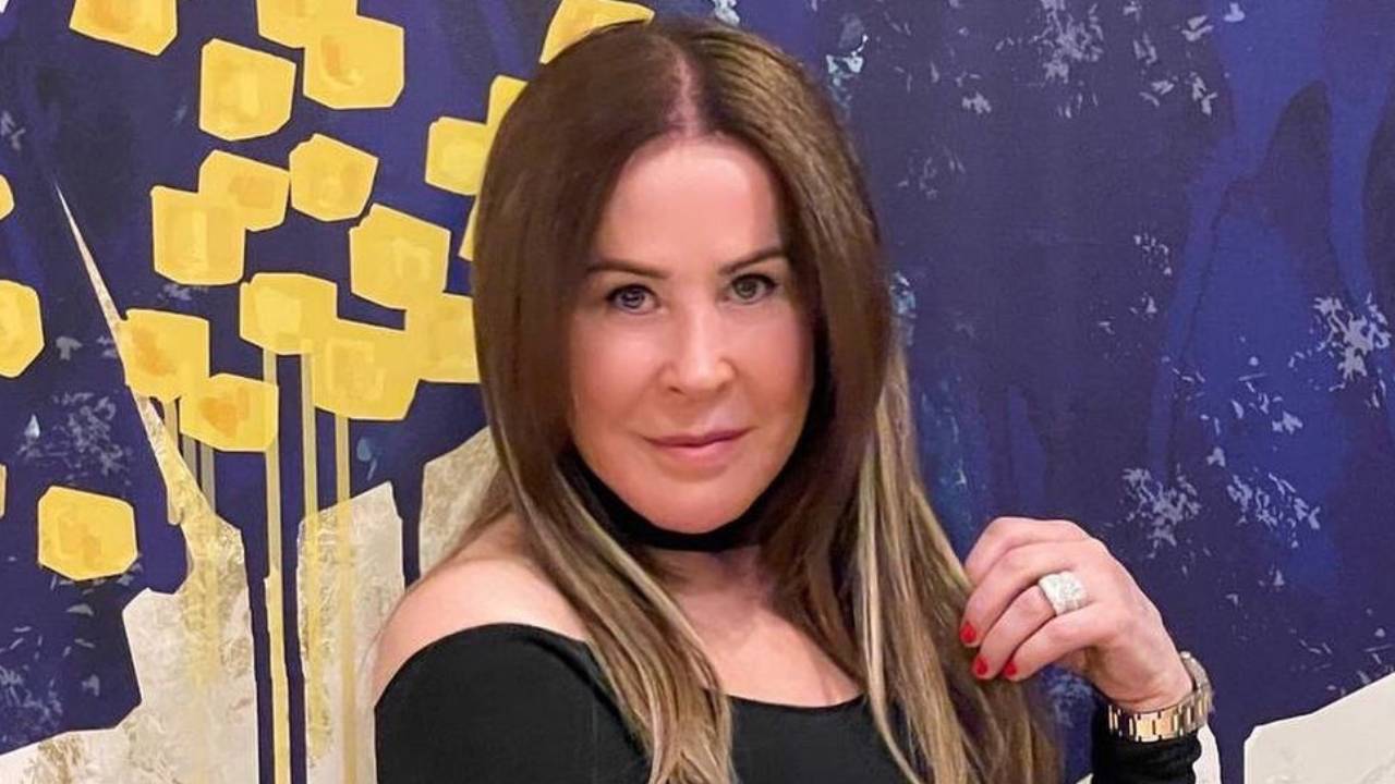 Recuperada! Aos 62 anos, Zilu Camargo vence a Covid-19 e mostra exame negativo: “Estou curada”