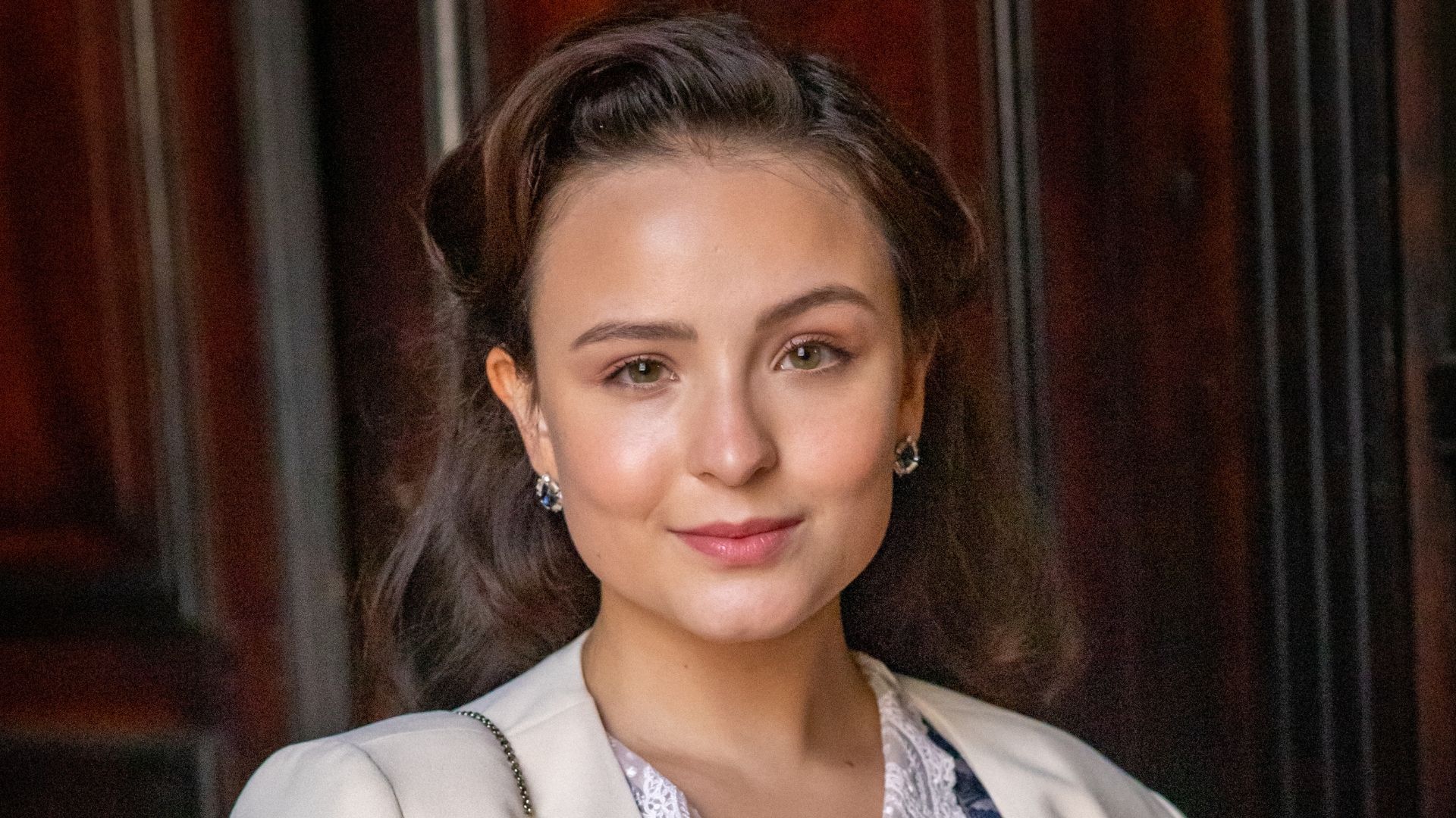 Empolgada, Larissa Manoela quer provocar fãs com história de amor de ‘Além da Ilusão’