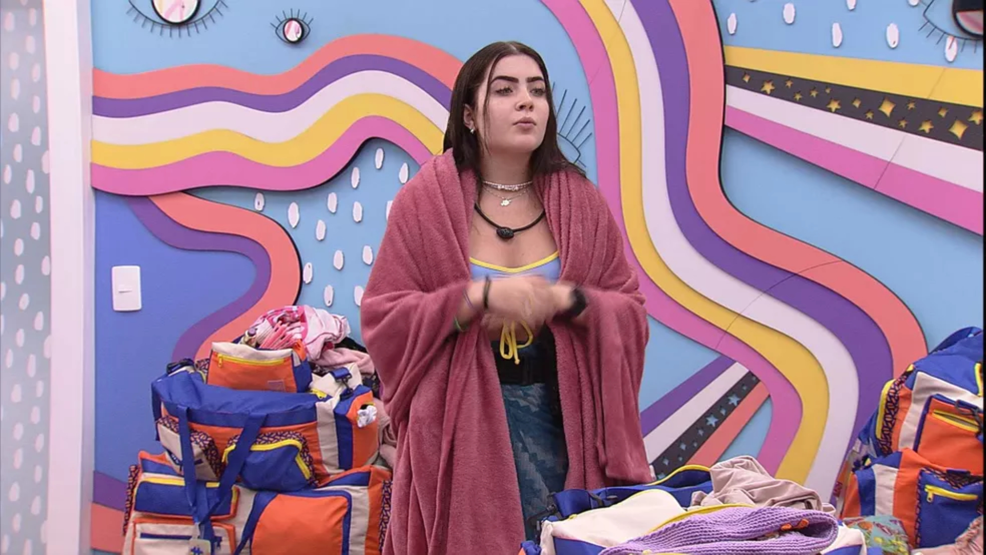 BBB22: Brother tenta tirar informação de Jade Picon e toma esporro: “Leva e traz”