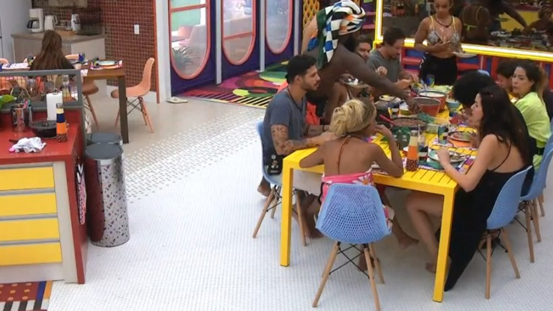 BBB22: Brothers excluem Naiara Azevedo do almoço e dividem opiniões: “Meu Deus”