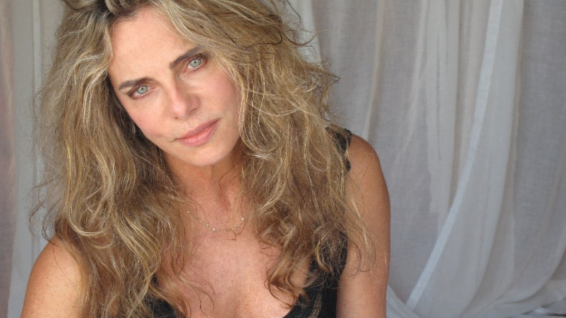 Aos 69 anos, Bruna Lombardi conversa abertamente sobre sexualidade: “Criativa”