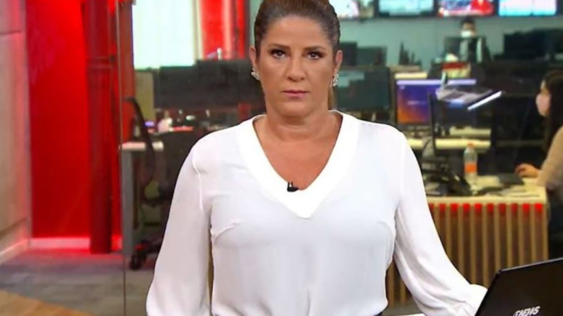 Apresentadora do GloboNews testa positivo, chora e faz apelo: “Eu imploro”