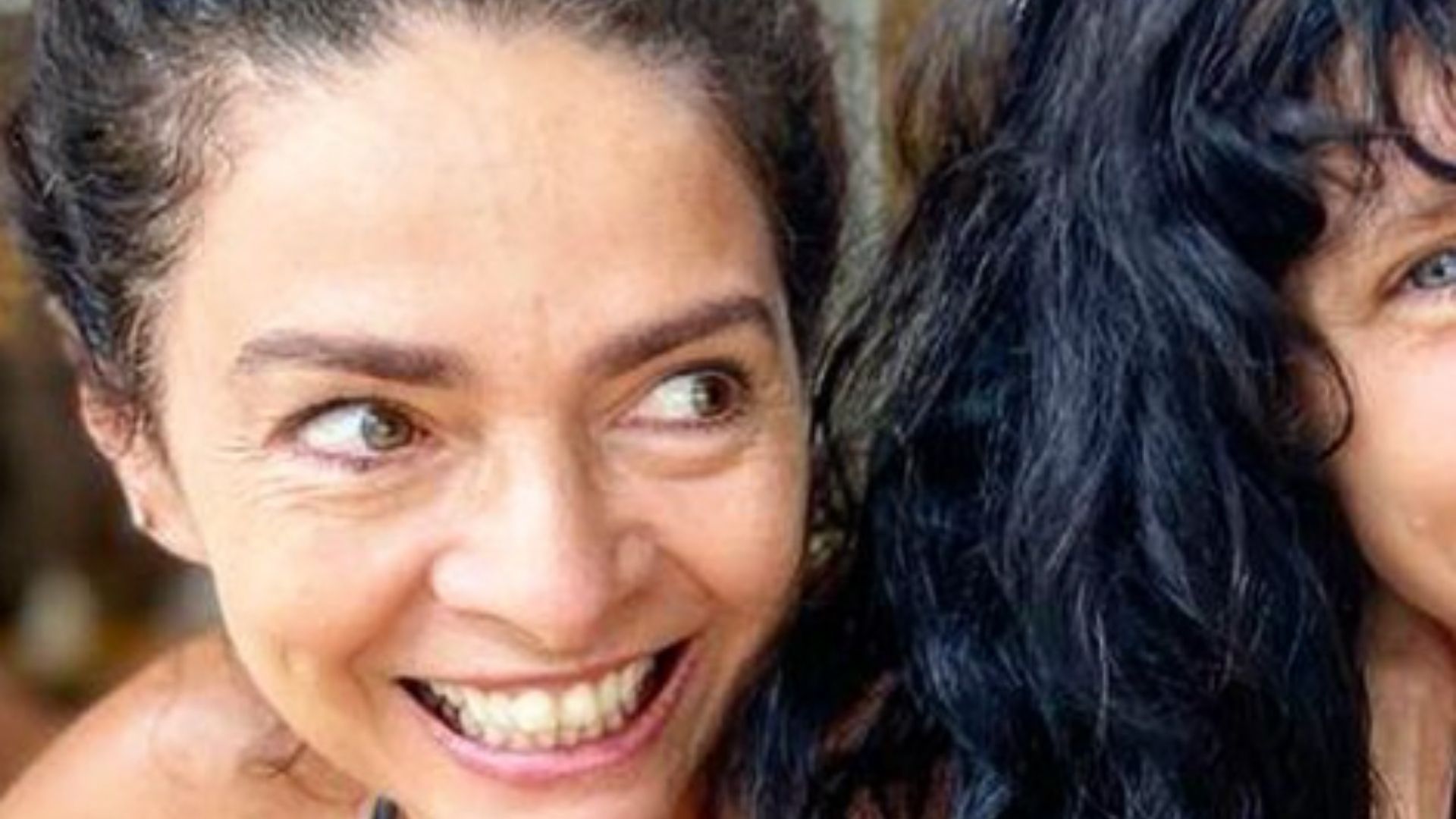 Claudia Ohana publica clique raríssimo com a filha quarentona: “Quem é quem?”
