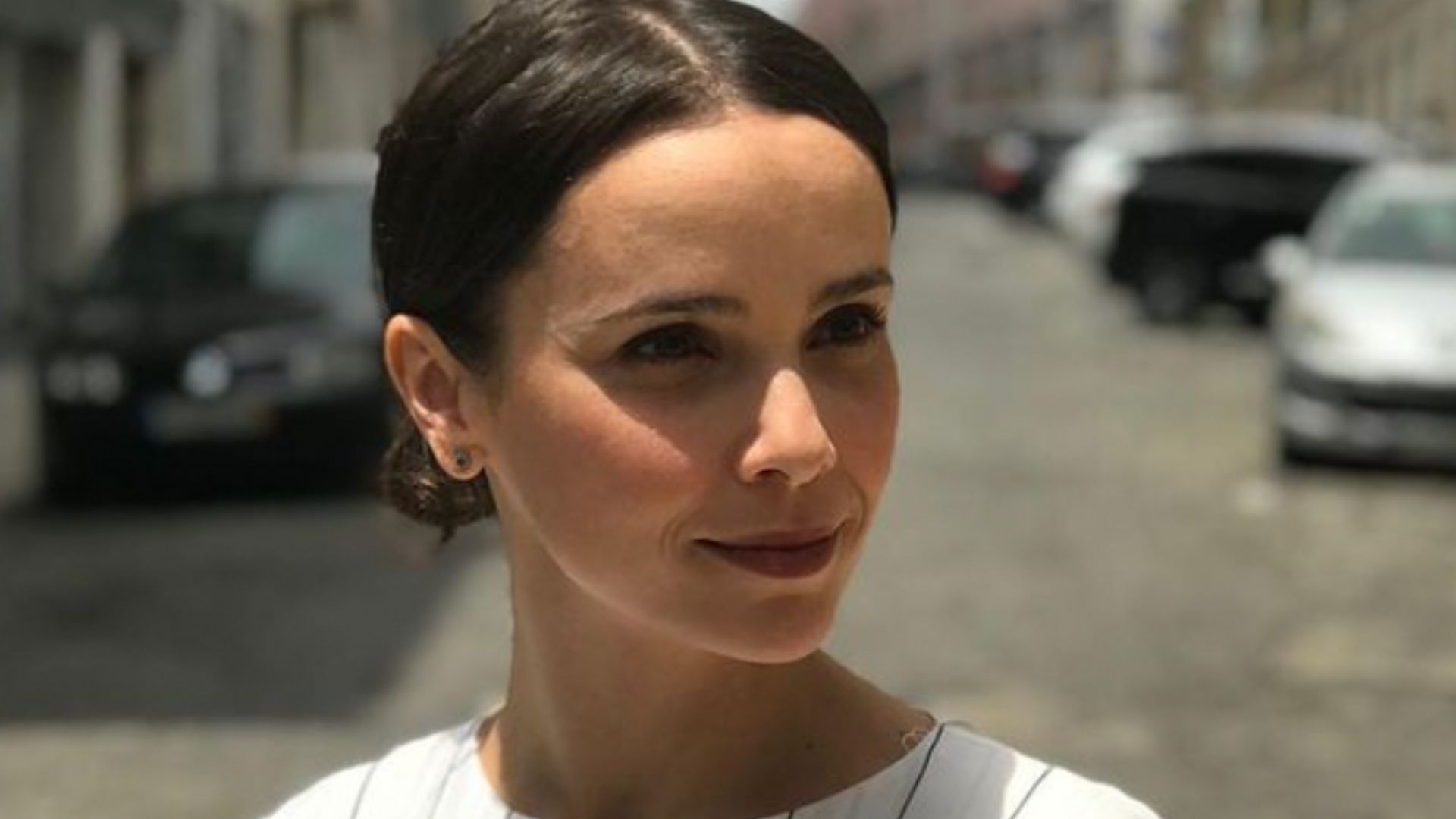 Débora Falabella posa pela primeira vez com novo namorado: “Amores”