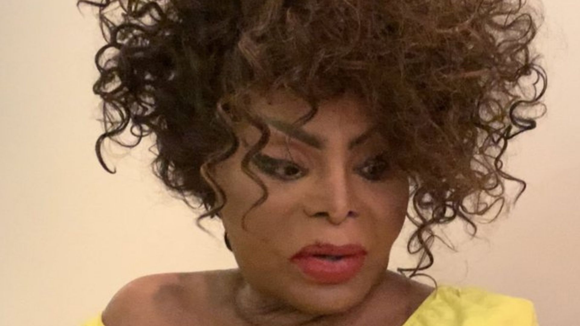 Elza Soares cita seu filme em última postagem com vida: “Meu nome é agora”