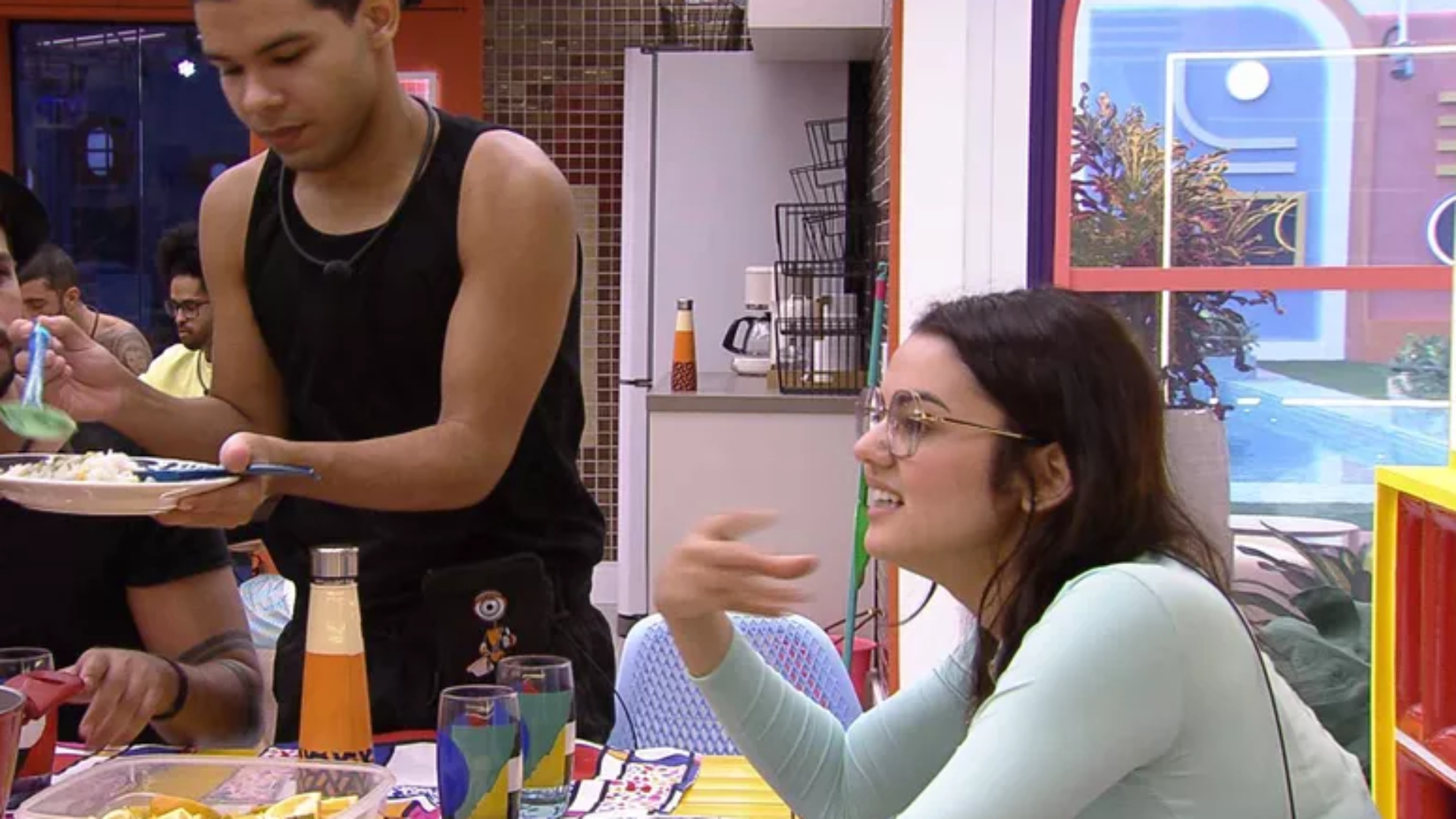 BBB22: Friendzone? Após proposta de beijo, Eslovênia diz a brother: “Irmandade”