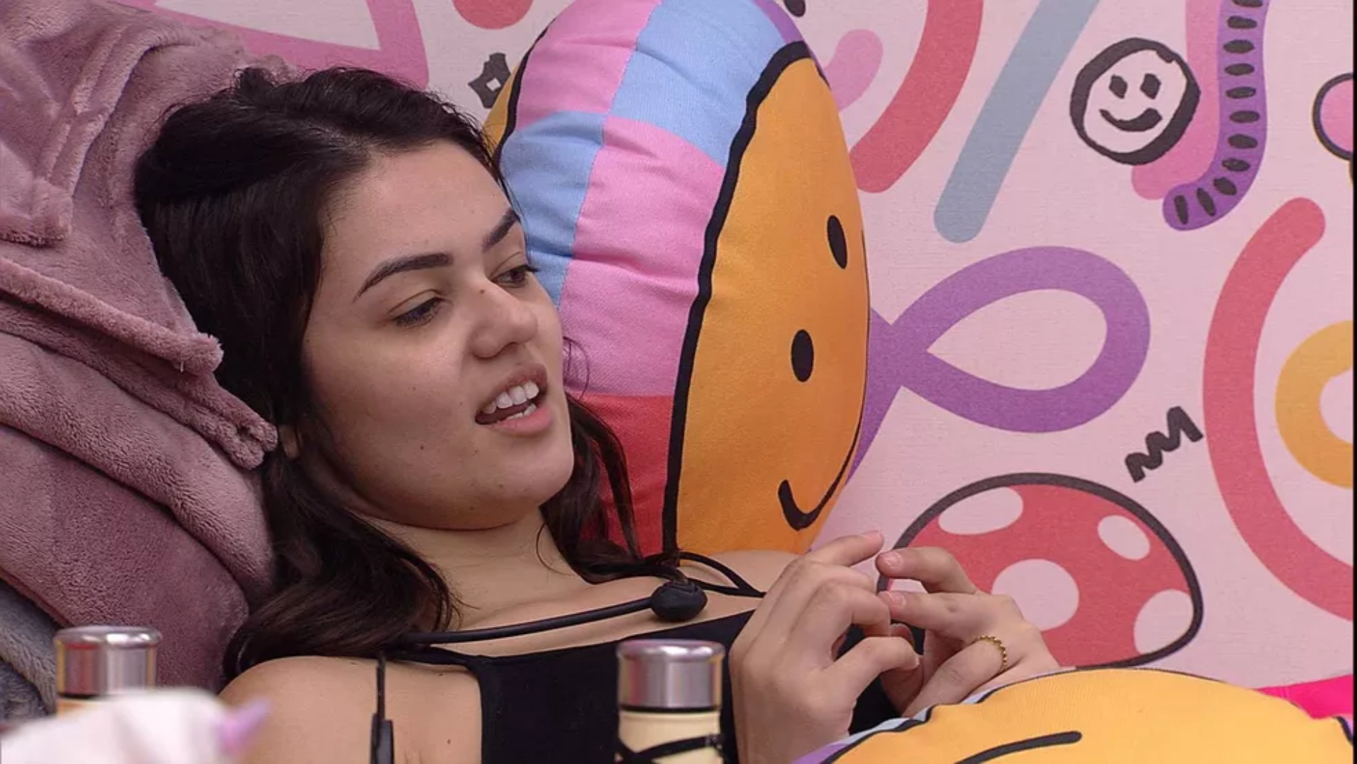 BBB22: Eslovênia se irrita com atitude de sister e manda recado: “Está fodid*”