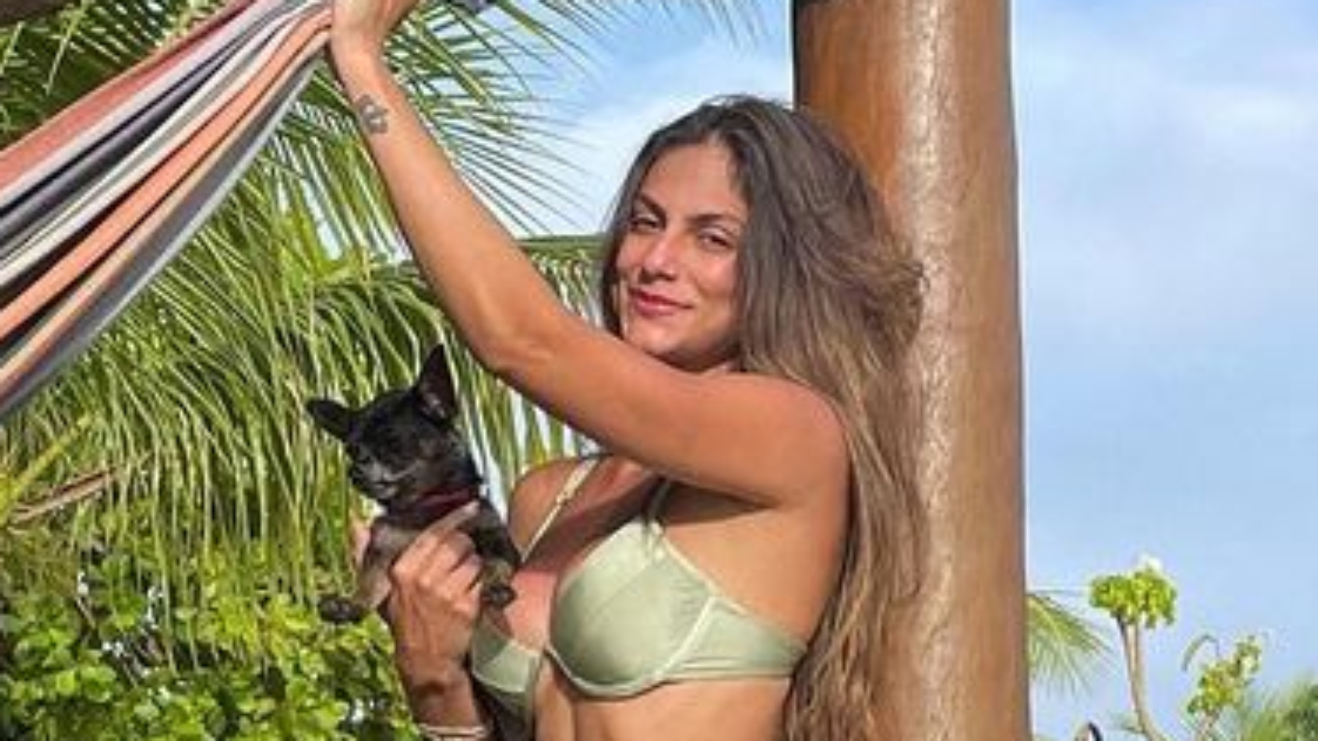 Ex-BBB Mari Gonzalez ostenta frente e verso do corpão e impressiona: “Sonho”