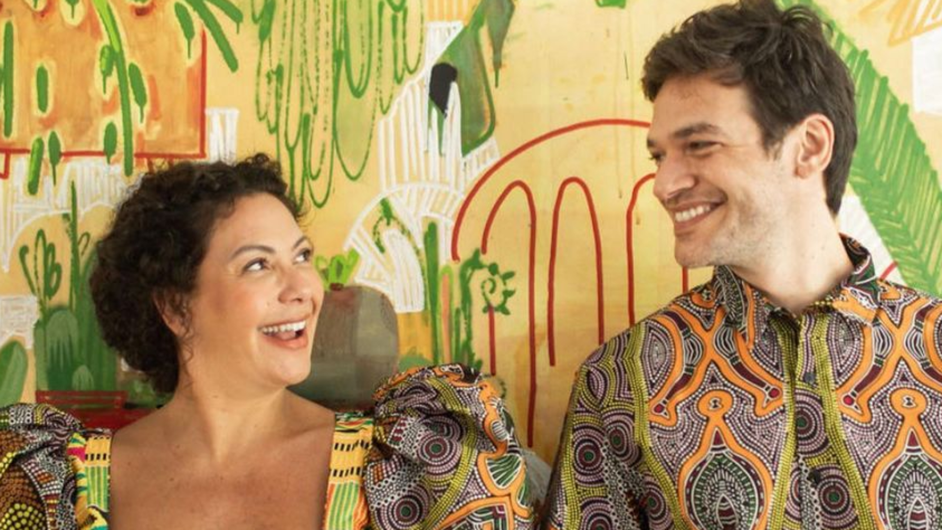 Fabiula Nascimento e Emílio Dantas apresentam quarto dos sonhos dos gêmeos