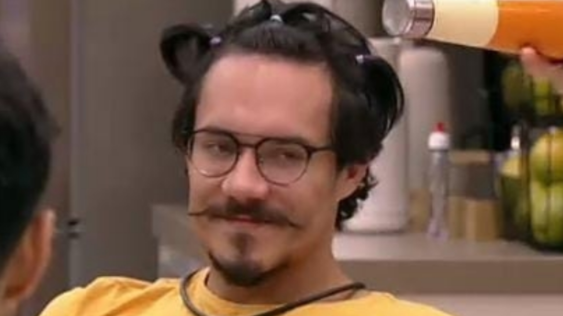 BBB22: Fake? Fãs questionam risada de Eliezer sem “barulho de porco”