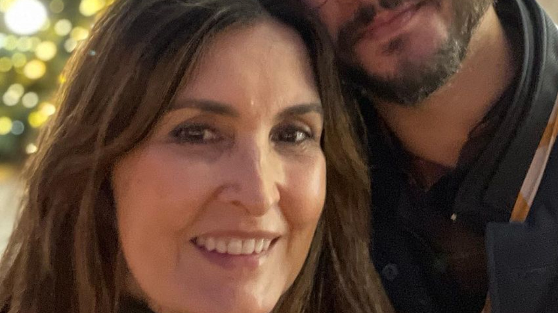 Fátima Bernardes reúne filho bonitão e o namorado durante férias em Paris