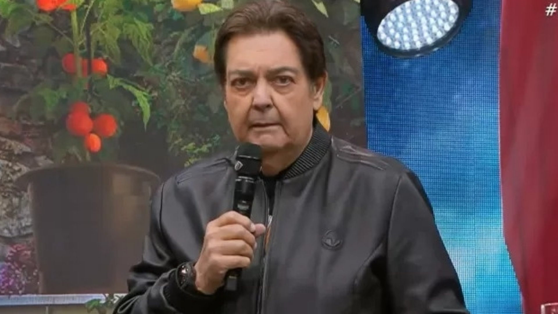 Faustão segue com Covid e coloca gravações do programa na Band em xeque
