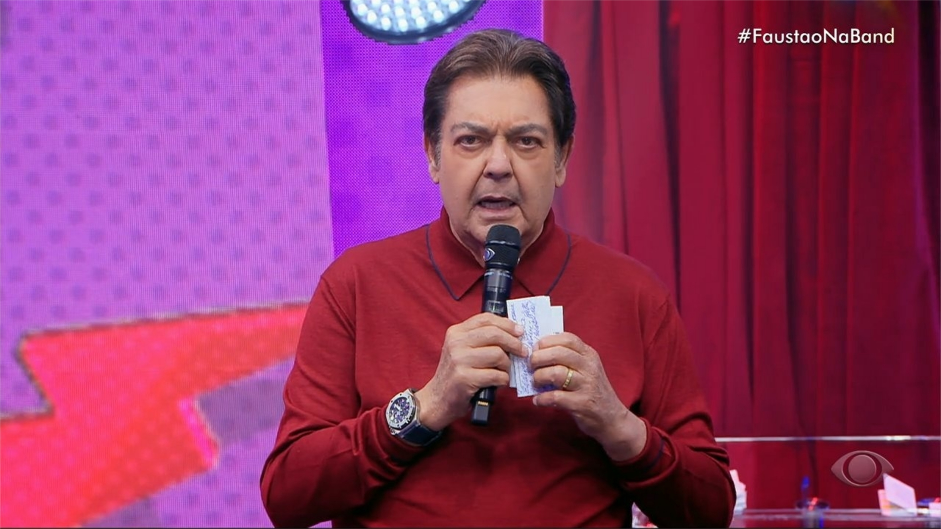 Faustão testa negativo para Covid-19 e já retoma gravações do programa na Band