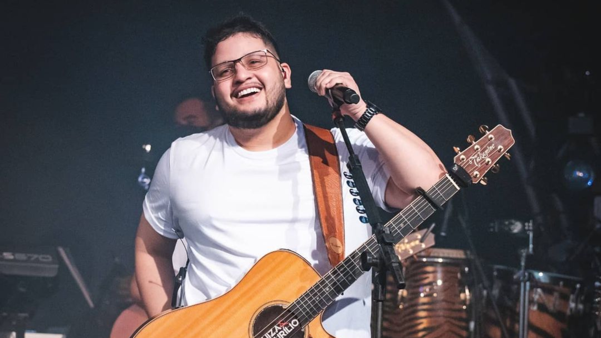Festival sertanejo gera revolta ao apagar fotos de Maurílio: “Ridículos demais”