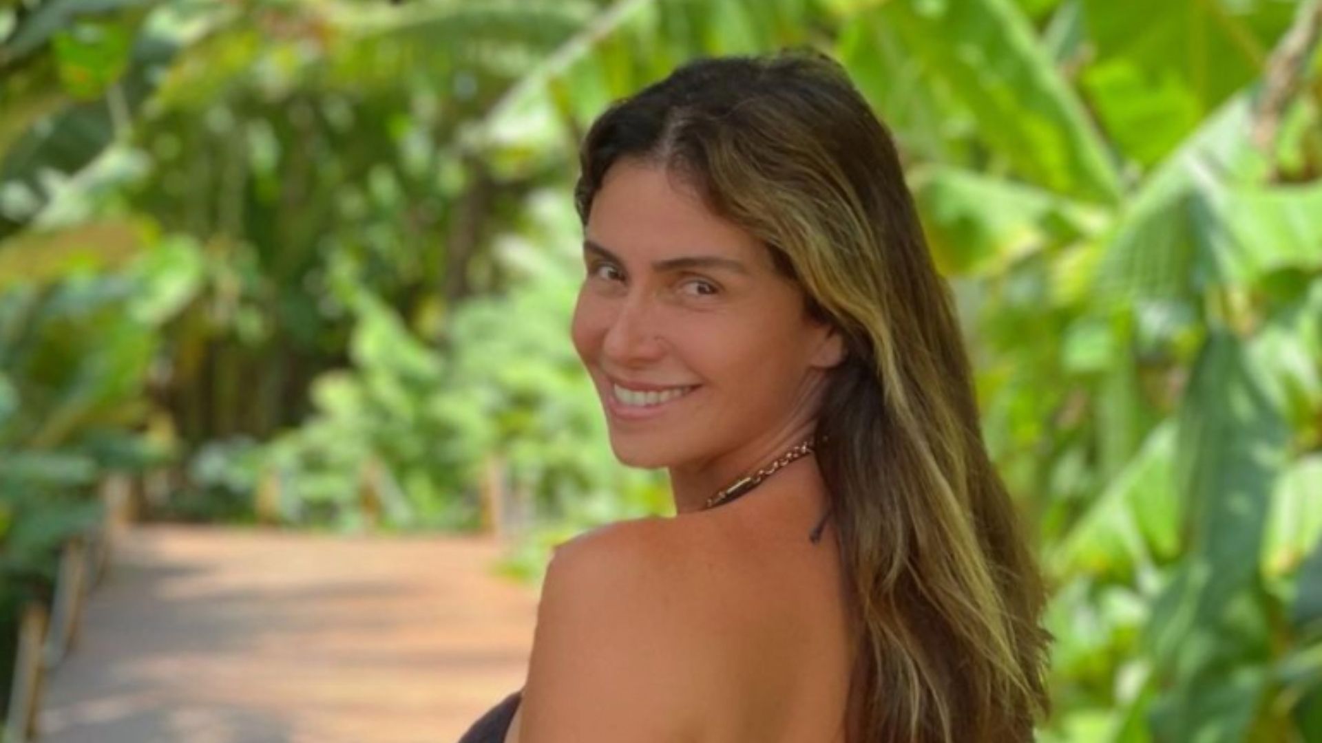 Aos 45 anos, Giovanna Antonelli posa de biquíni e exibe corpo sequinho:  “Gostosa”