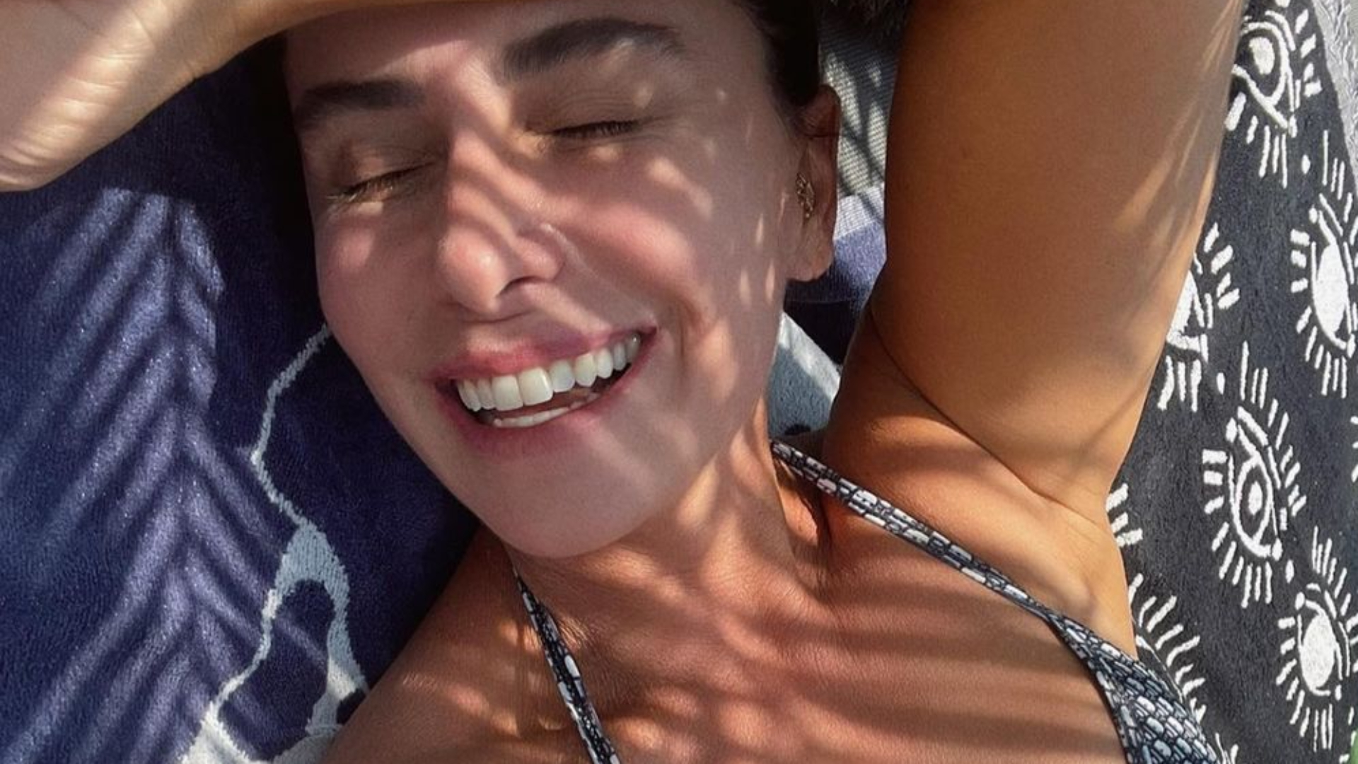 Giovanna Antonelli exibe barriguinha dos sonhos em clique de biquíni: “Gostosa”