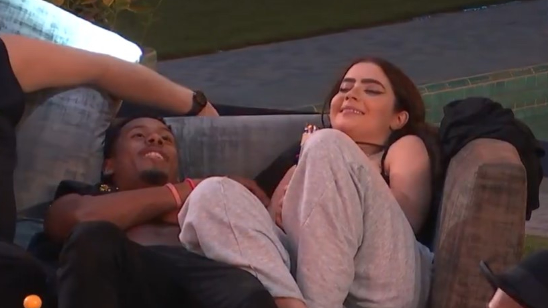 BBB22: Indireta? Jade Picon revela: “Acostumada a pegar quem beija meus pés”