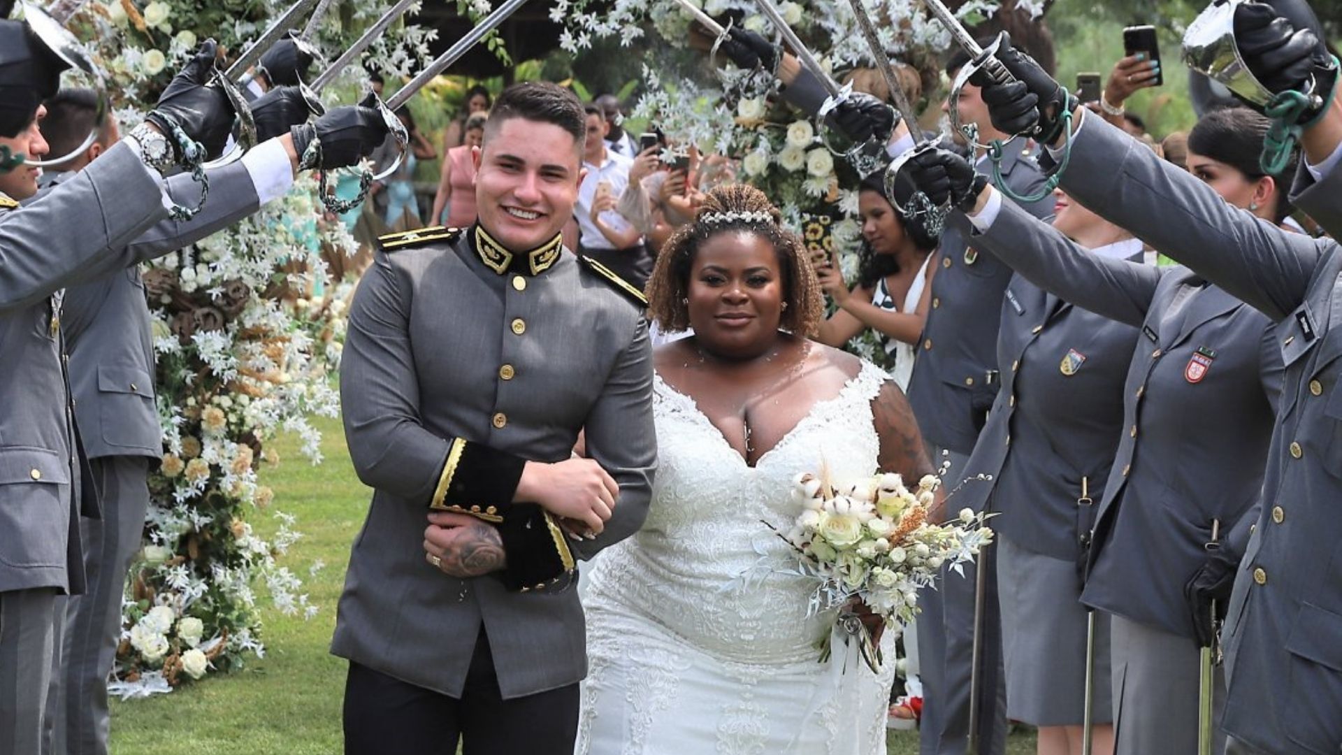 Jojo Todynho se casa com militar após 4 meses de namoro; veja fotos e vídeos