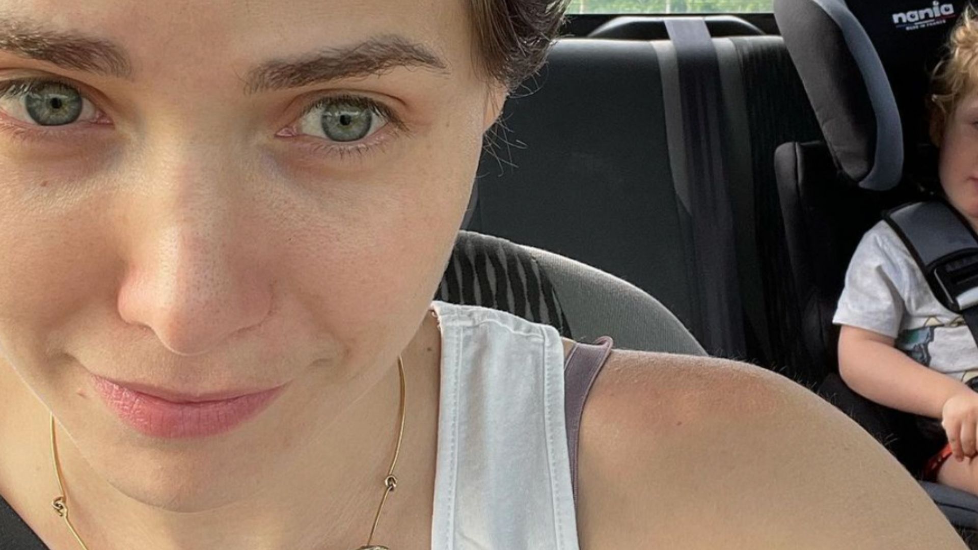 Letícia Colin publica foto raríssima do filho e semelhança choca: “Seu xerox”