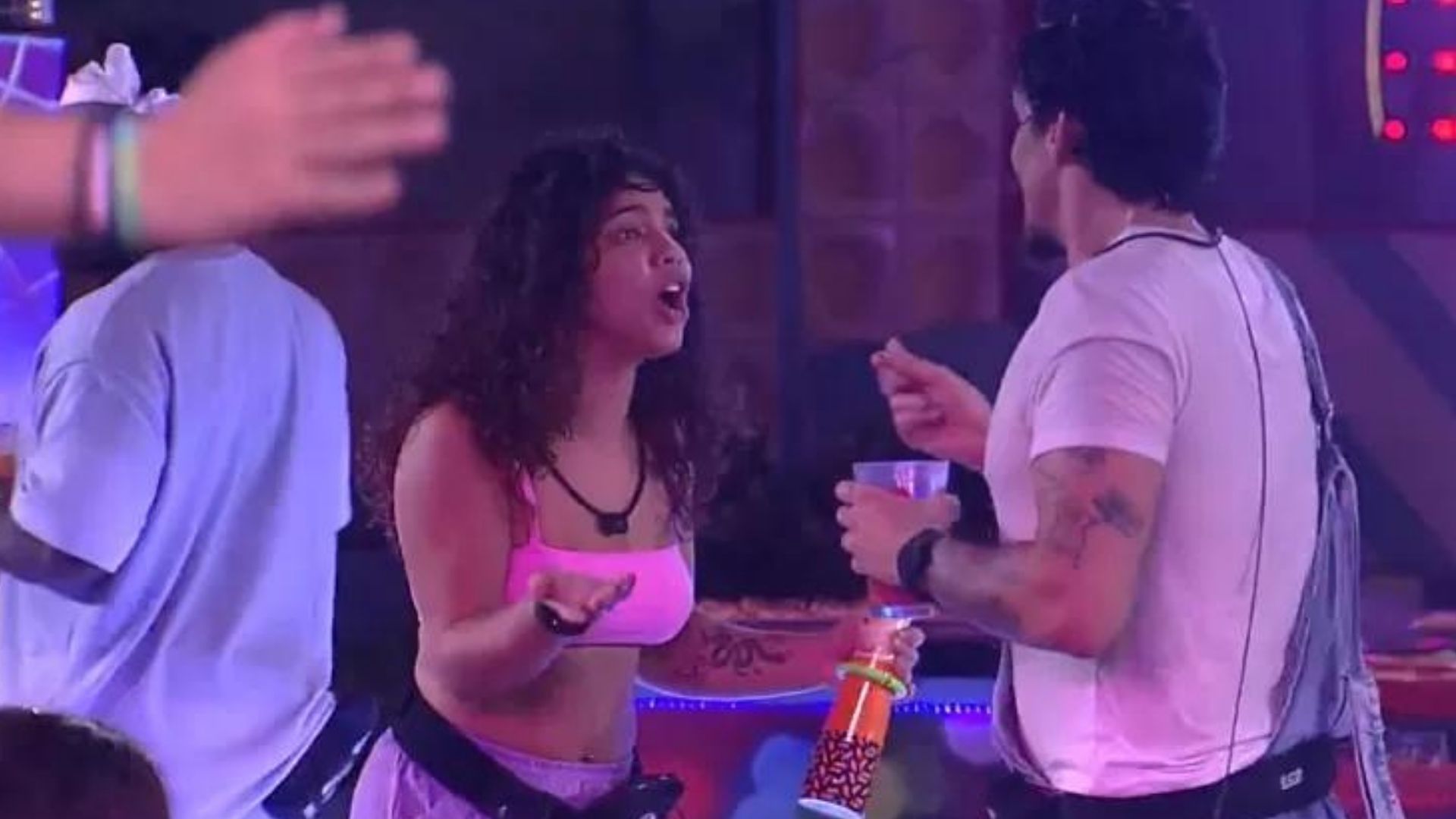 BBB22: Maria se irrita após Eli negar edredom: “Perdeu a chance de me comer”