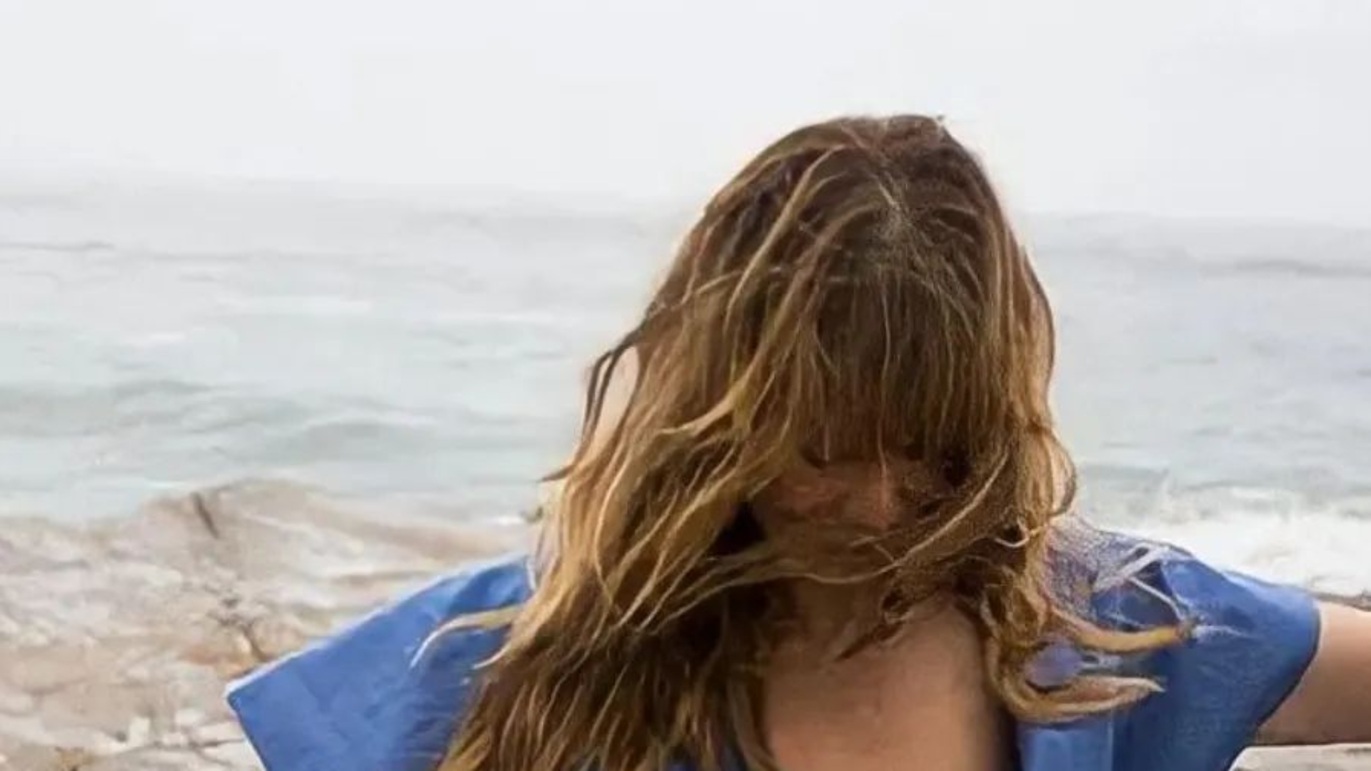 Sem sutiã, Mariana Ximenes surge com decotaço e deixa fã em choque: “Apaixonada”