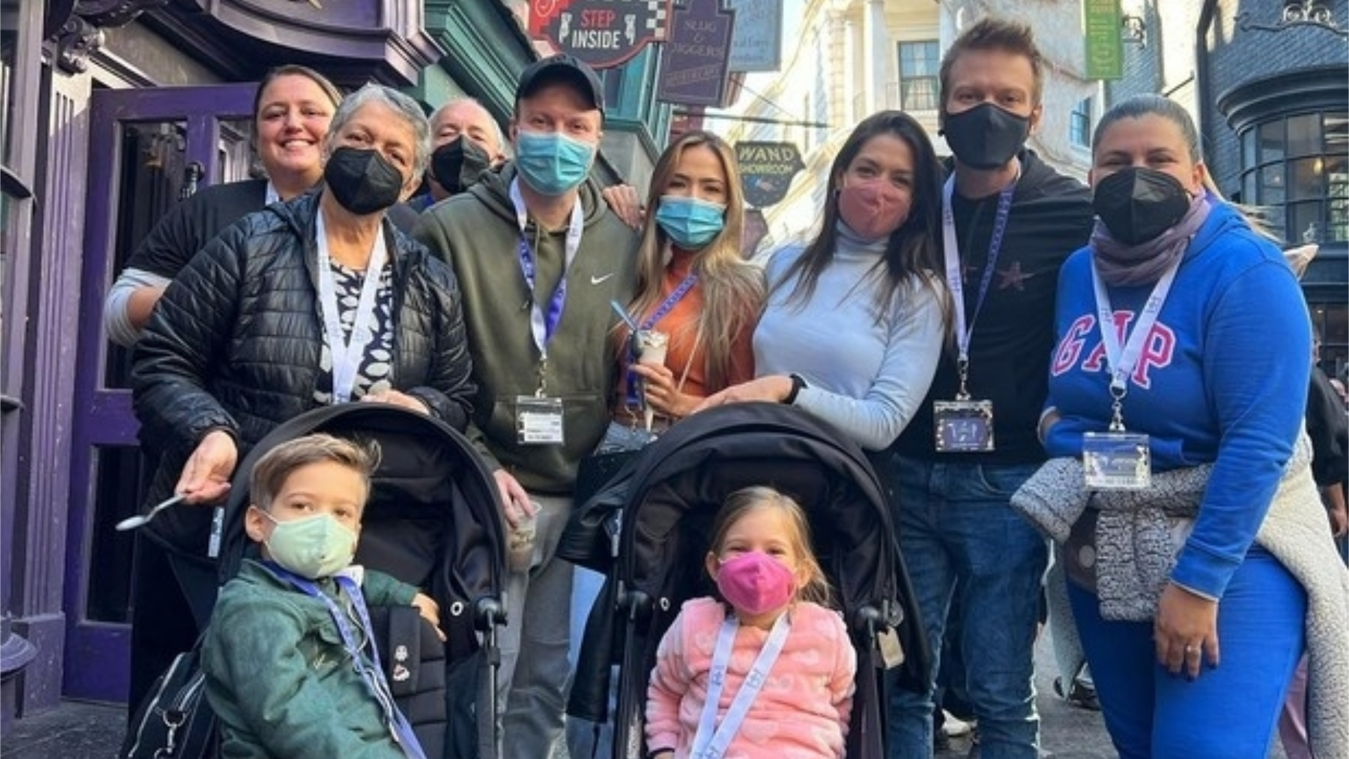 Michel Teló curte Disney com a família em peso: “Pensa na alegria”