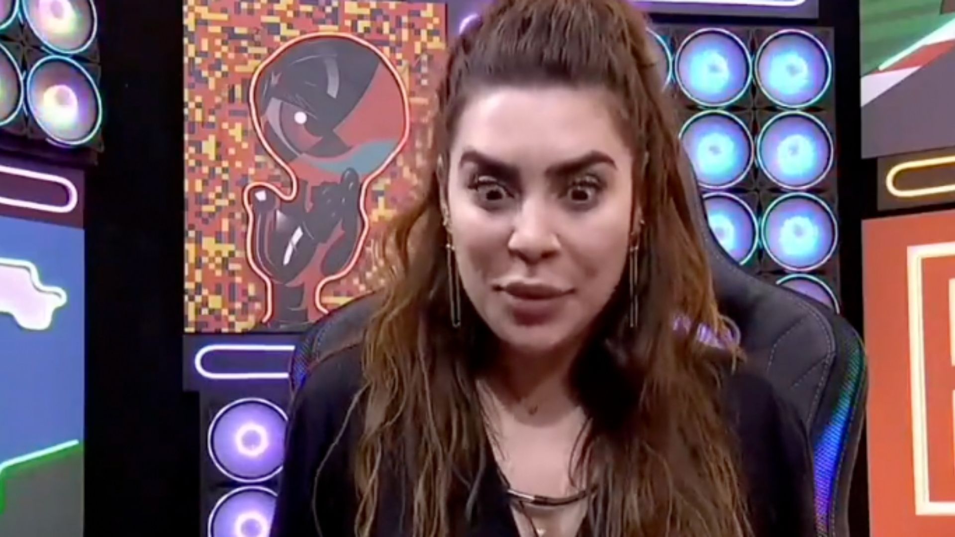 BBB22: Naiara Azevedo reclama de sintomas gripais e Globo corta câmeras