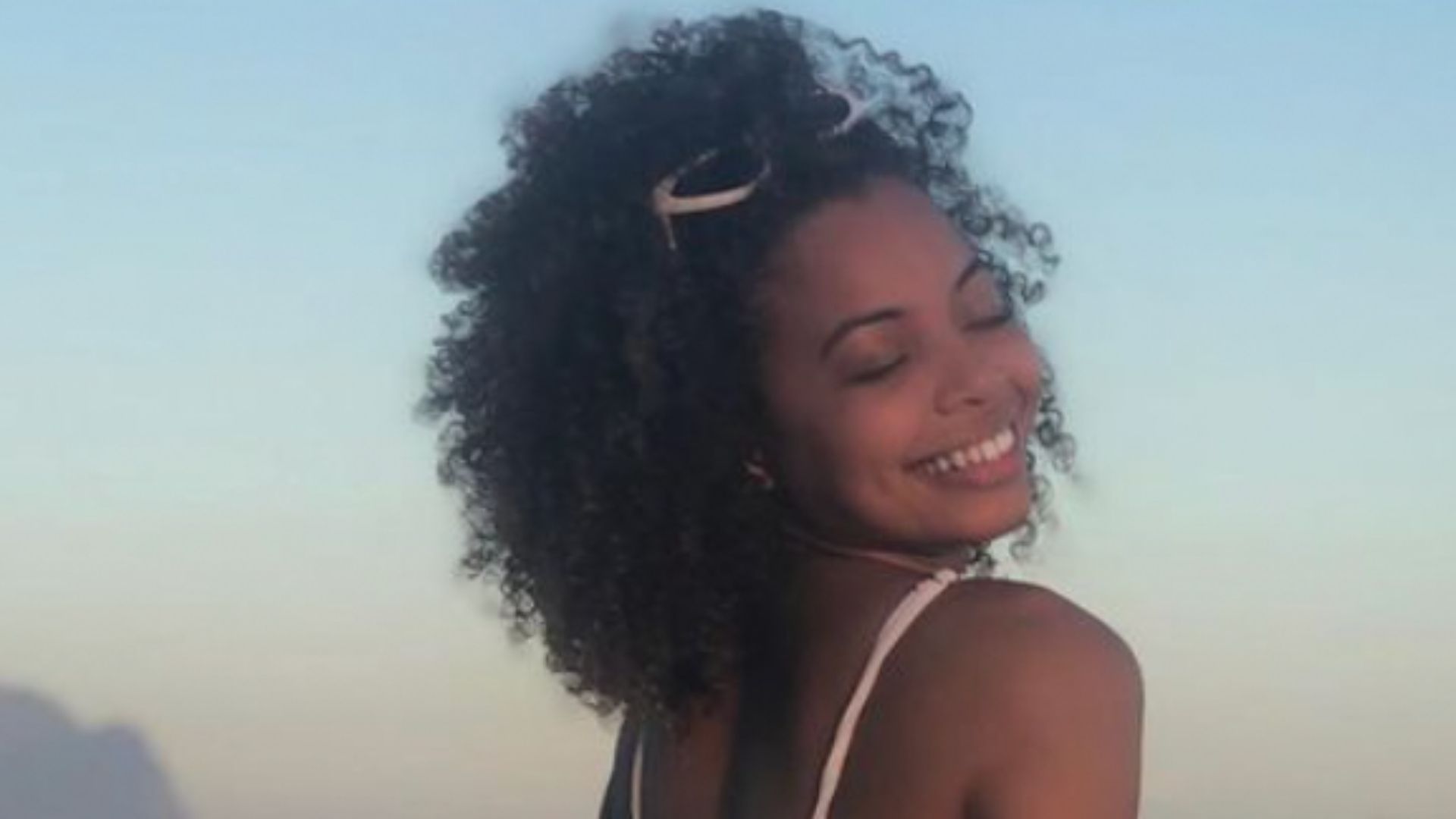 Filha de Dudu Nobre e Adriana Bombom mostra tatuagem no bumbum: “Gostosa”