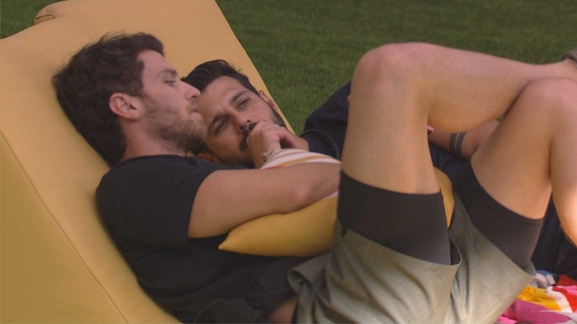 BBB22: Rodrigo pensa em estratégia para o paredão: “Arthur pode ser alvo nosso”