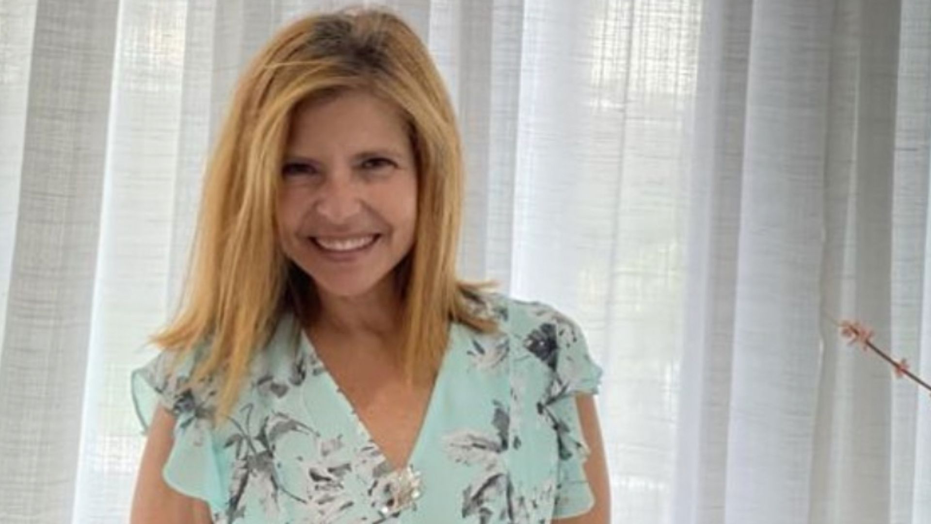 Ex de Gugu Liberato, Rose Miriam raspa a cabeça e assume fios brancos: “É bom mudar”
