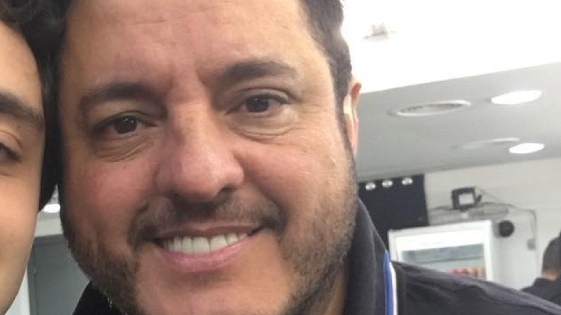 Avião com sertanejo Bruno faz pouso de emergência após turbina estourar