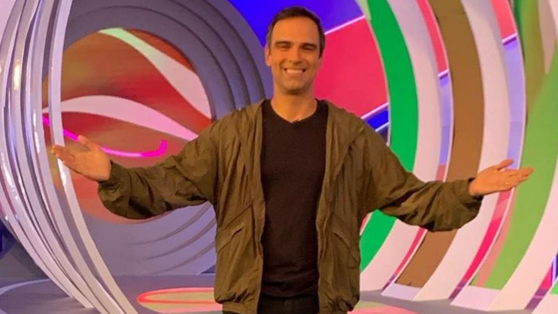 Sucesso no BBB22, Tadeu Schmidt deve comandar mais um reality da Globo