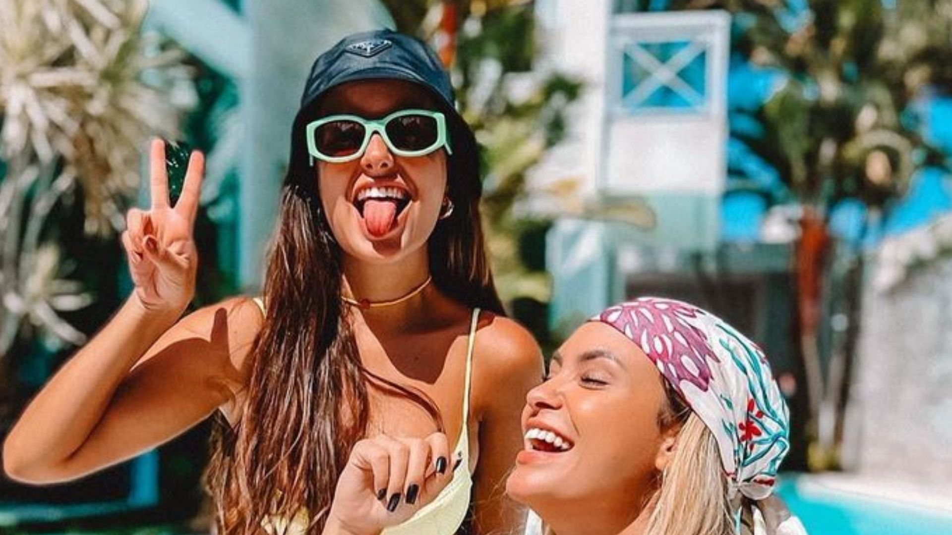Ex-BBBs Sarah Andrade e Thaís Braz ostentam curvas surreais de biquíni: “Gatas”