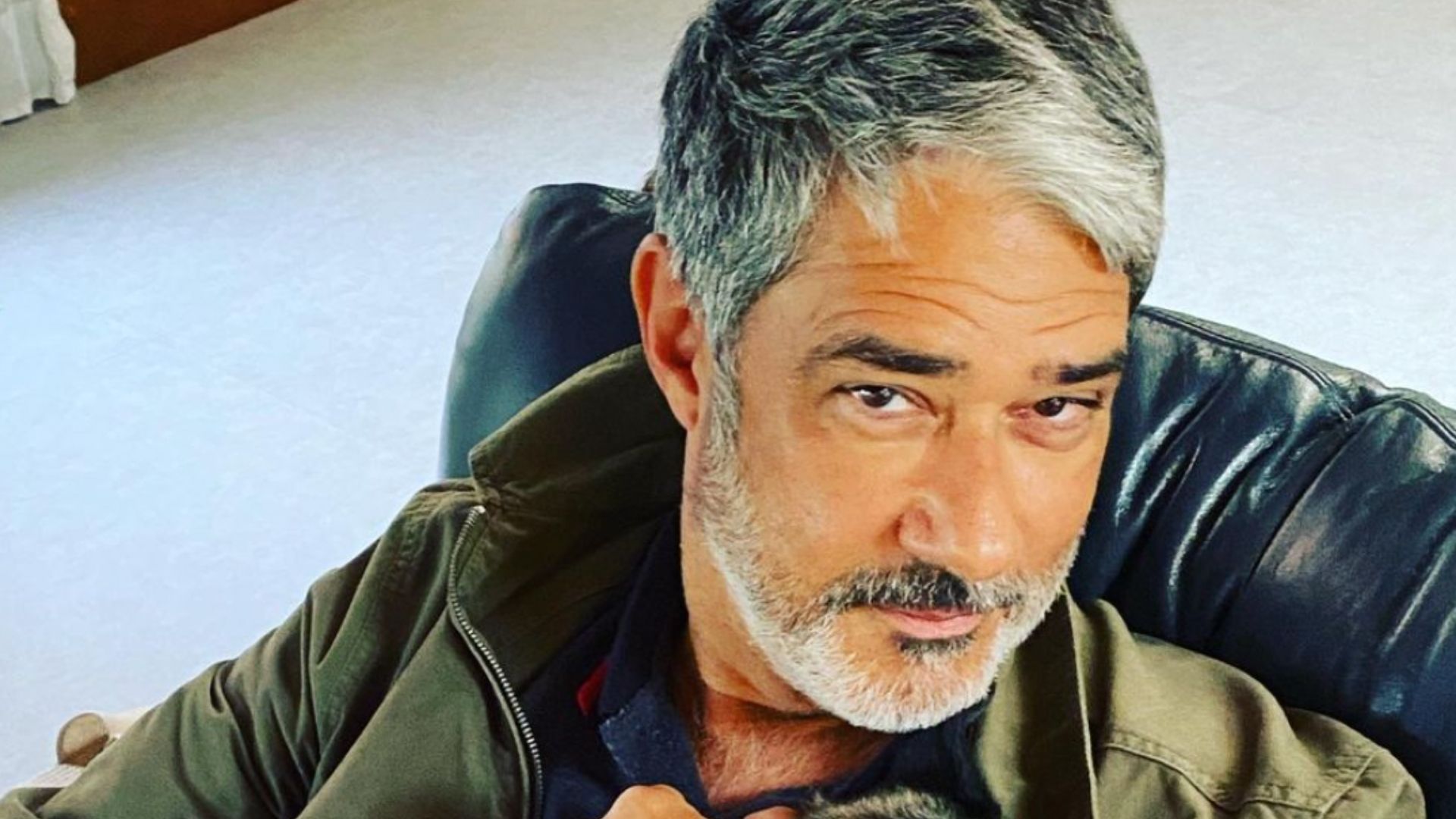 Lucro? William Bonner justifica venda de itens de sua coleção: “Cada um é cada um”