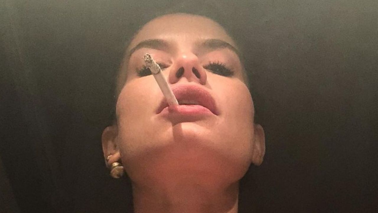 Alinne Moraes esquenta a web ao surgir com seios fartos à mostra e seguidores pedem: “Mostra mais”
