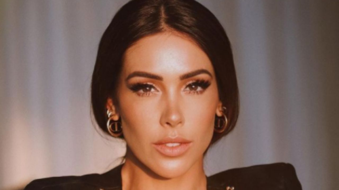 Oi? Bella Falconi revela que recolhia móveis do lixo para decorar casa nos EUA: “Catava aos finais de semana”