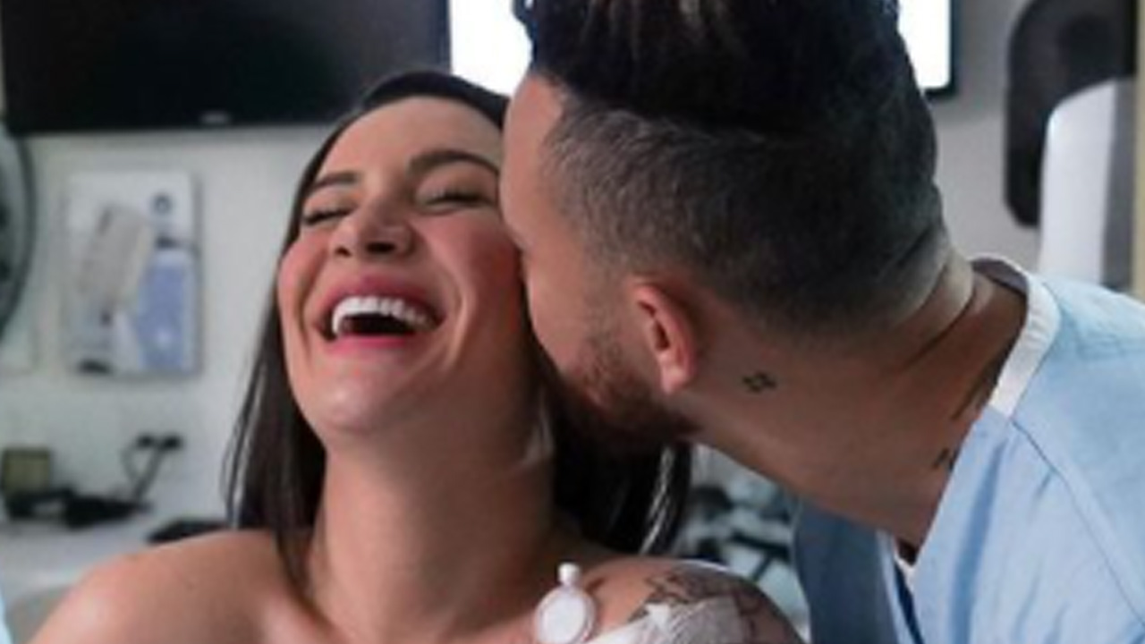 Bianca Andrade mostra momentos do parto e fala sobre emoção de ser mãe: “Renasci junto com meu marido e meu bebê”
