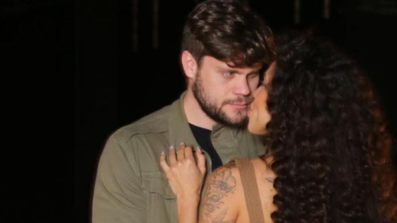 Ex-BBB Breno Simões aperta o bumbum de Paula Amorim em clique quente: “Que tantão”