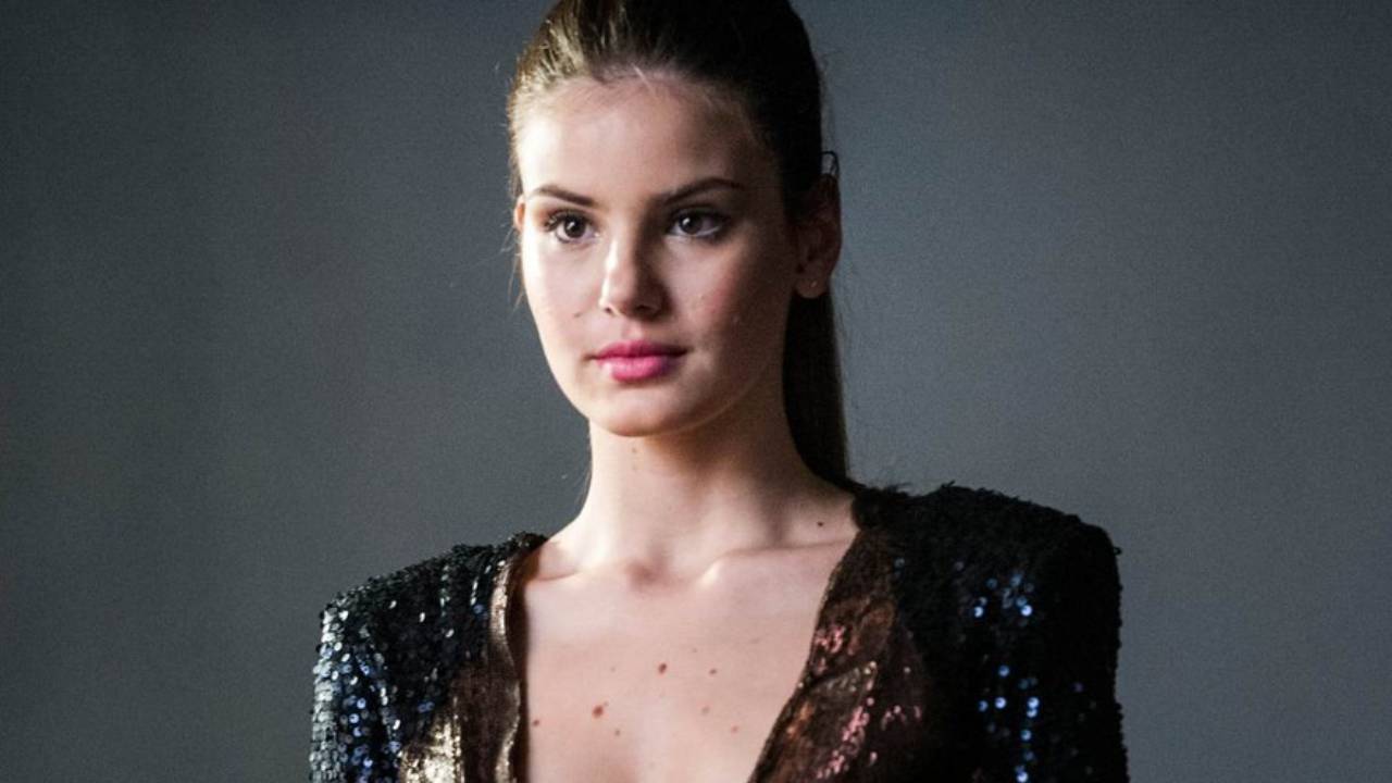 Camila Queiroz usa dublê para cenas de sexo sadomasoquista em ‘Verdades Secretas 2’, diz colunista