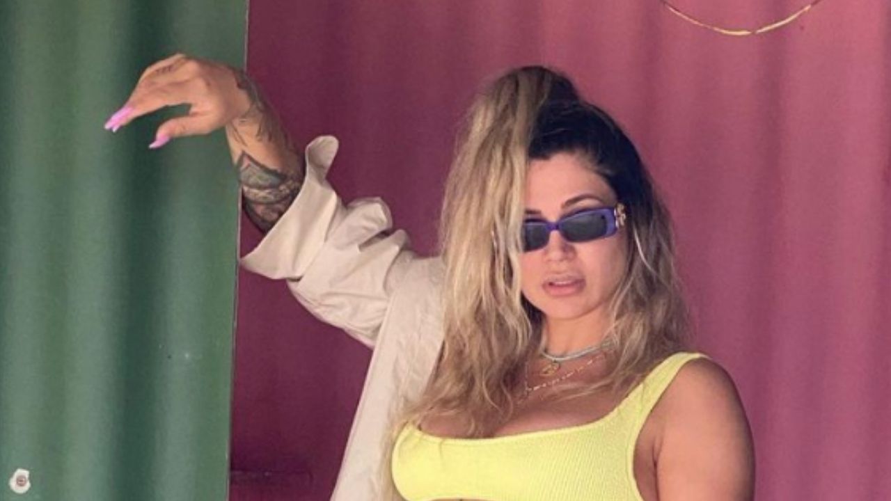 Aos 40 anos, ex-panicat Dani Souza choca fãs com foto de biquíni: “Essa mulher é perfeita”