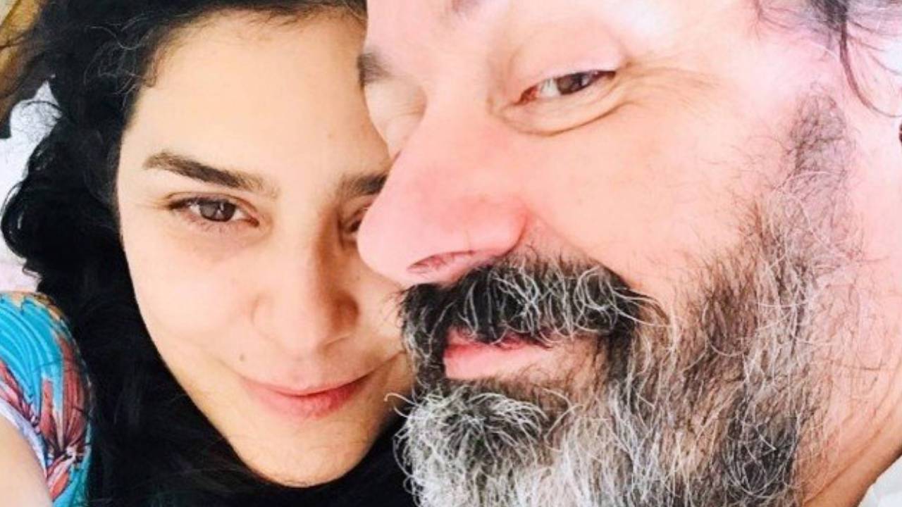 Casados? Após dois anos de namoro, Daniel Dantas se muda para casa de Letícia Sabatella
