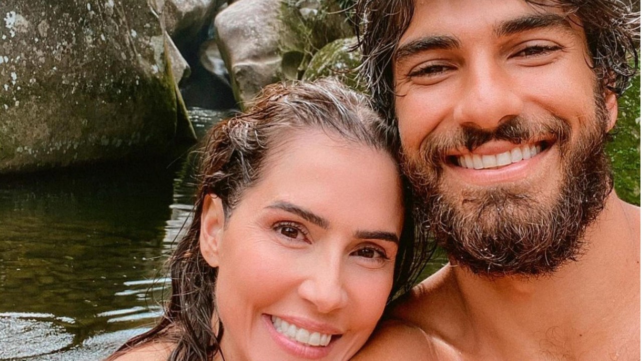 Deborah Secco incendeia a web ao trocar beijo quente com o marido durante viagem luxuosa