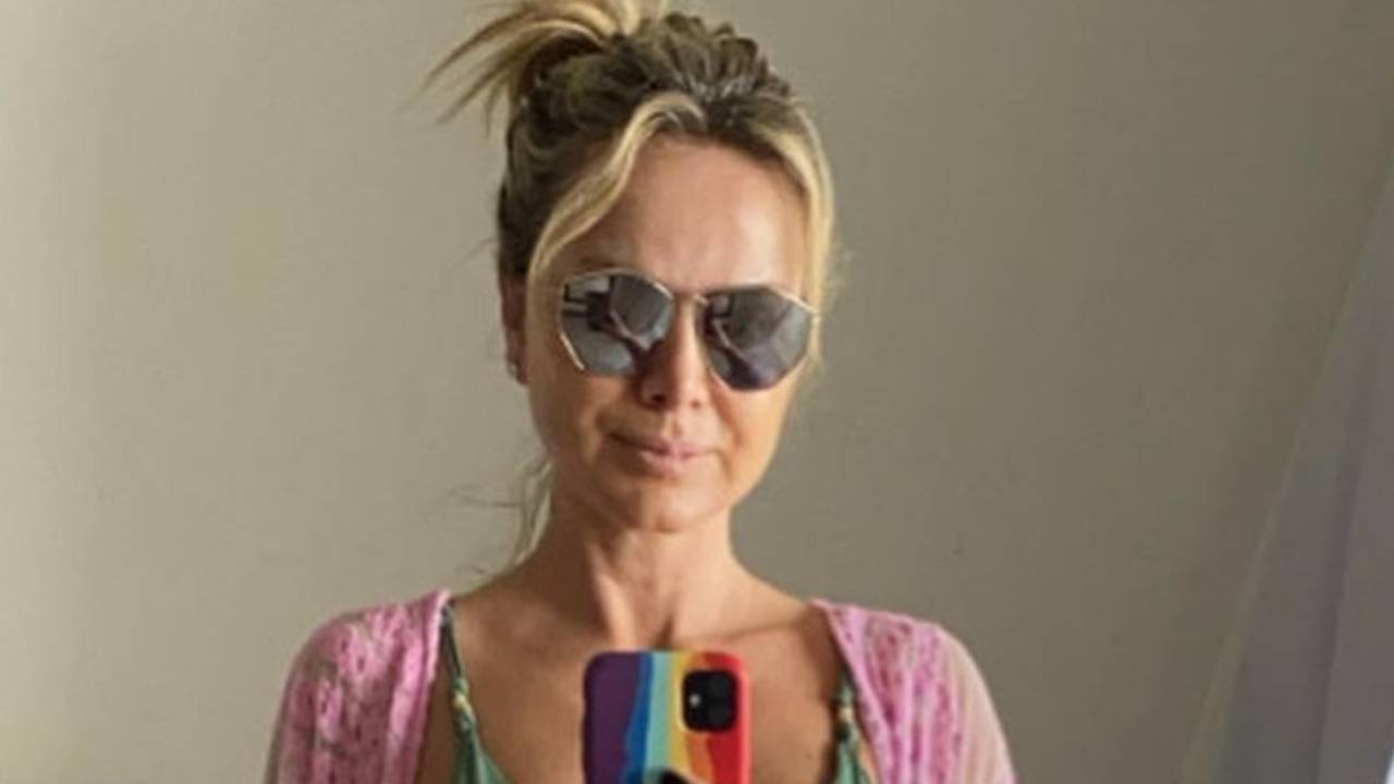 Aos 47 anos, Eliana é clicada só de biquíni pelo marido e barriga sequinha rouba cena: “Superou as novinhas”