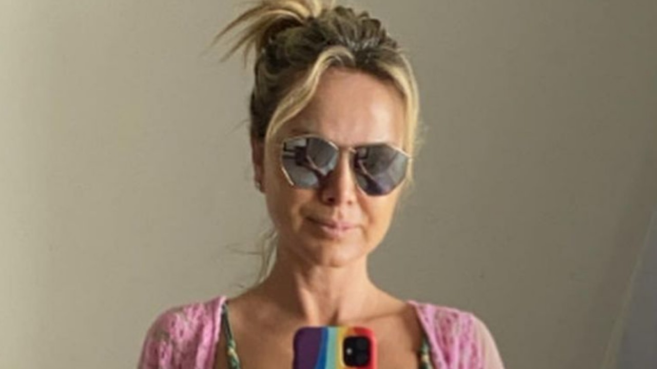Eliana deixa fãs de queixo caído ao ostentar abdômen trincado em clique de biquíni: “Mulher, que corpo é esse?”