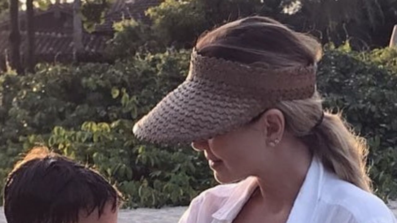 Mãe de dois, Eliana fala da importância da amamentação, mas confessa: “Nem sempre é fácil”