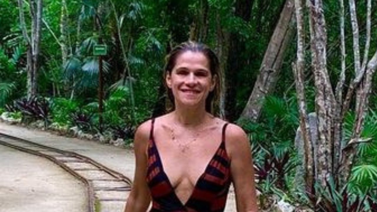 Em viagem de férias, Ingrid Guimarães aparece só de maiô na natureza e faz reflexão: “Seguir em frente”