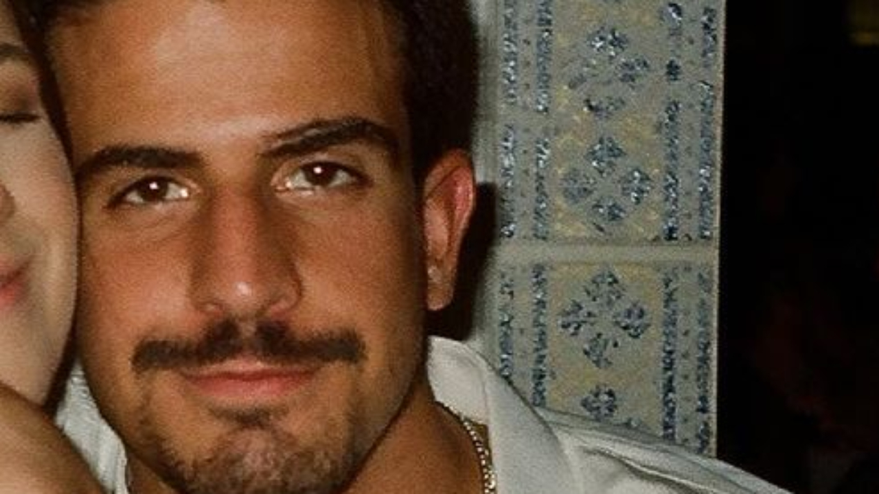 Solteiro, Enzo Celulari faz homenagem especial para a irmã caçula após conquista acadêmica: “Orgulho”