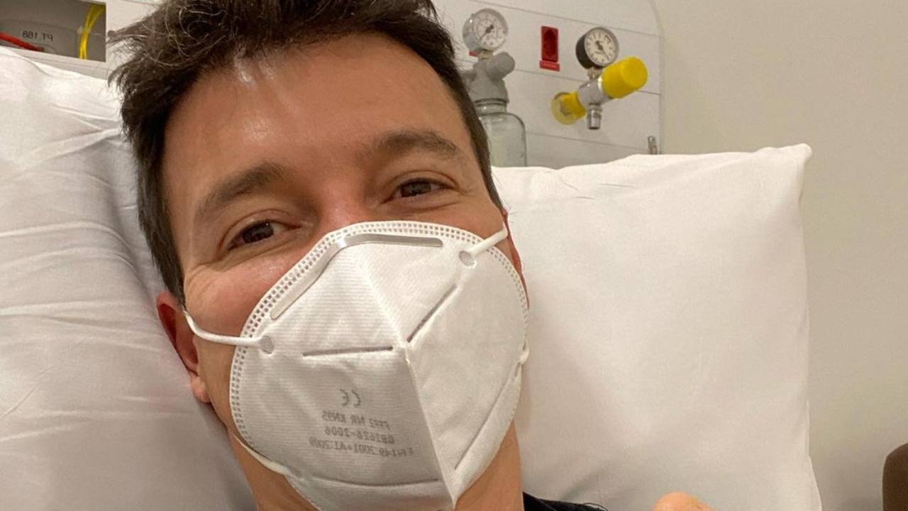 Rodrigo Faro dá entrada no hospital e esposa e filhas também testam positivo para a Covid-19