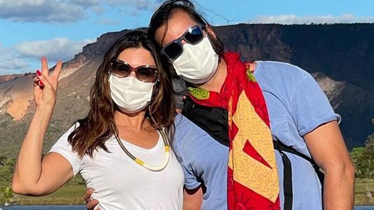 Fátima Bernardes mostra pernões de shortinho em viagem com Túlio Gadêlha: “Casalzão da p*rra”