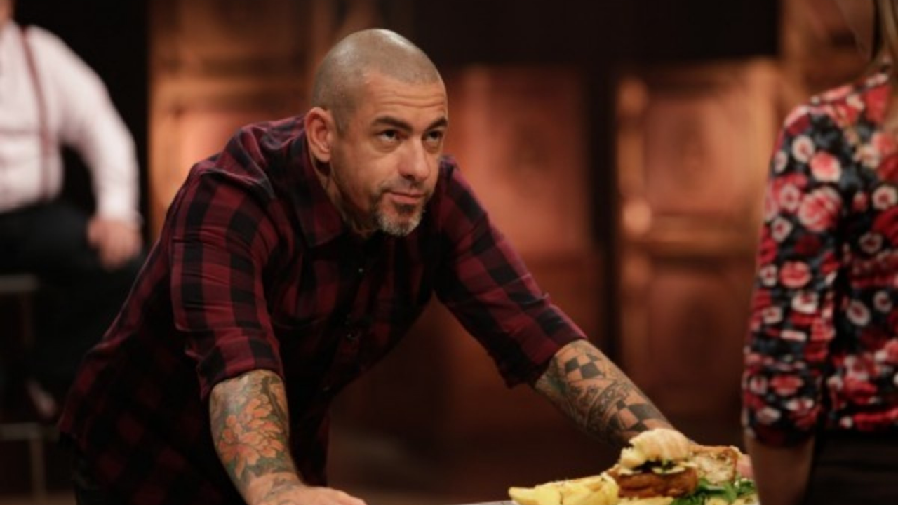 Henrique Fogaça passa mal nas gravações do ‘MasterChef’, sofre corte na cabeça e passa por exames